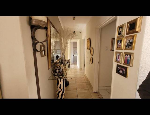 3 BEDROOM TOWNHOUSE FOR SALE IN VANDERBIJLPARK SW 5